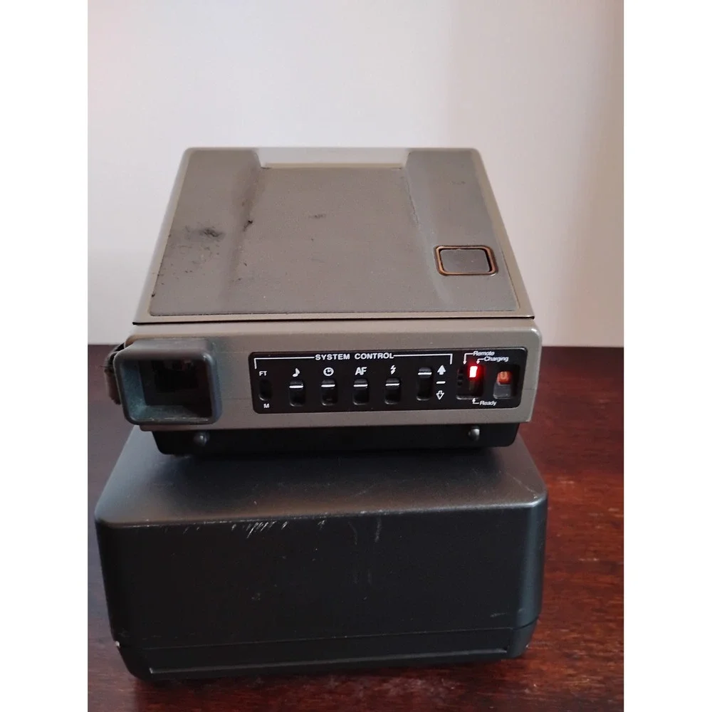 Vintage polaroid Spectra System Instant Film Camera w/ Quintic Lens and HardCase